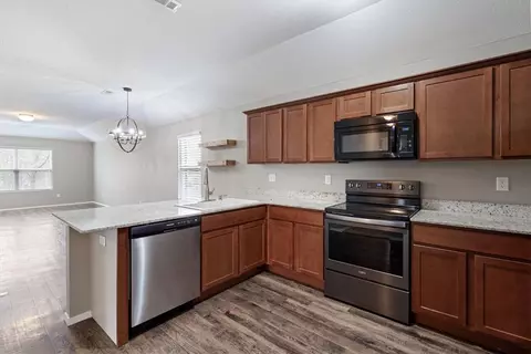 Kitchen - 7851 Bridgegate Ave, Springdale, AR 72762 photo 2 of 3