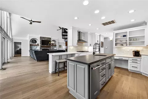 Kitchen - 8354 Hopper Rd, Rogers, AR 72756 photo 3 of 3