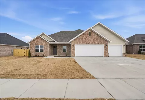 138 N Panther Ave, Farmington, AR 72730