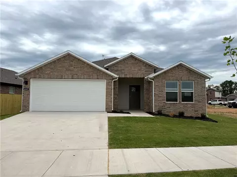 4803 W Folsom St, Fayetteville, AR 72704