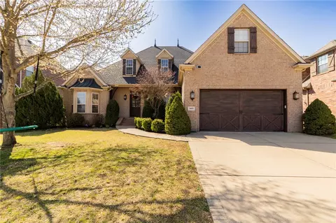 5605 S Chadwick Dr, Rogers, AR 72758