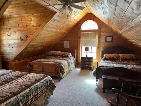 Bedroom - 483 Nc 8060, Jasper, AR 72641 photo 4 of 5
