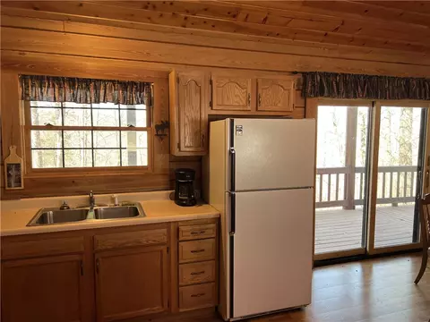 Kitchen - 483 Nc 8060, Jasper, AR 72641 photo 2 of 2