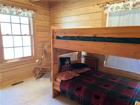 Bedroom - 483 Nc 8060, Jasper, AR 72641 photo 3 of 5