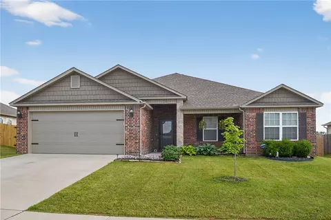 2407 Maplewood Ave, Lowell, AR 72745