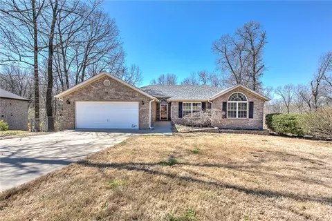 16 Appleby Ln, Bella Vista, AR 72715