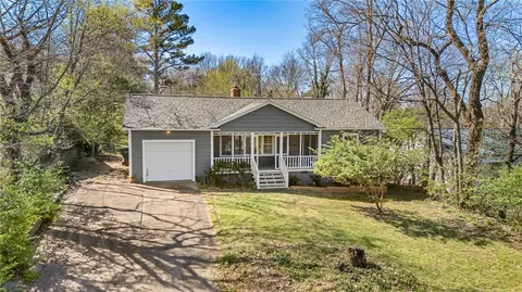 739 E Jackson Dr, Fayetteville, AR 72701