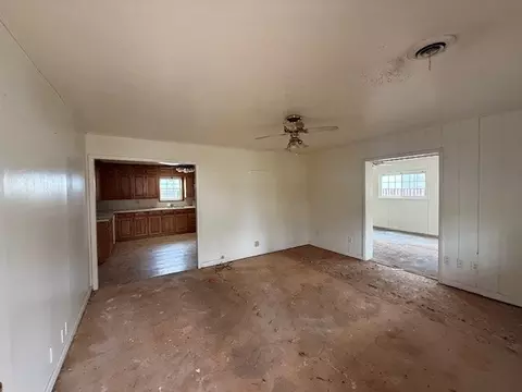 Living - 1901 Kris Dr, Ozark, AR 72949 photo 1 of 2