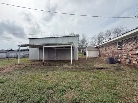 Exterior - 1901 Kris Dr, Ozark, AR 72949 photo 2 of 3