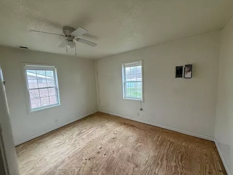 Bedroom - 1901 Kris Dr, Ozark, AR 72949 photo 2 of 3