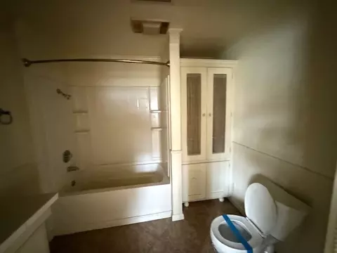 Bath - 1901 Kris Dr, Ozark, AR 72949 photo 3 of 3