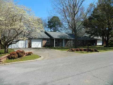 806 Cedar Ln, Prairie Grove, AR 72753