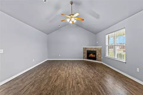 Living - 499 Buckboard Rd, West Fork, AR 72774 photo 2 of 3