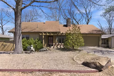 3 Kensington Dr, Bella Vista, AR 72715