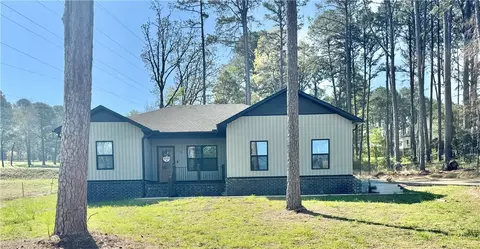 1105 Marina Rd, Russellville, AR 72802