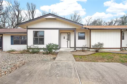 18 Eleanor Ln, Bella Vista, AR 72714