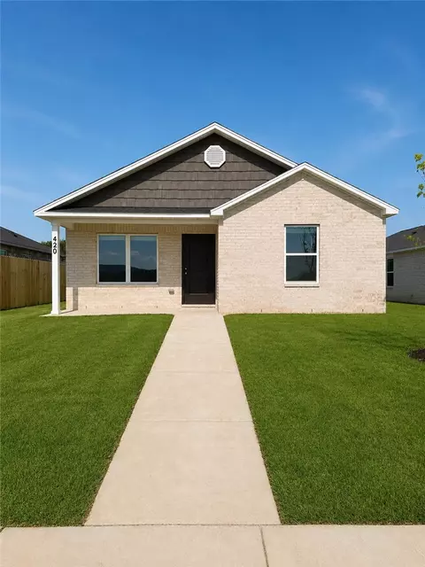 420 Shasta St, Prairie Grove, AR 72753