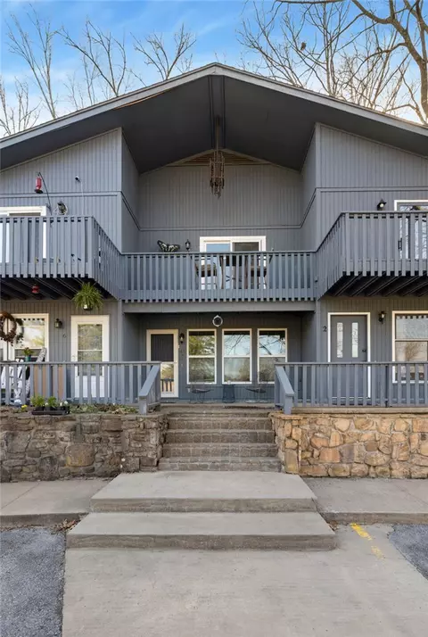 4 Annette Ln, Bella Vista, AR 72715