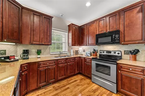 Kitchen - 128 Mulligan Ct, Branson, MO 65616 photo 3 of 6