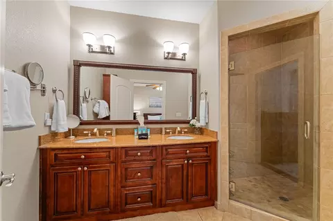 Bath - 128 Mulligan Ct, Branson, MO 65616 photo 6 of 6
