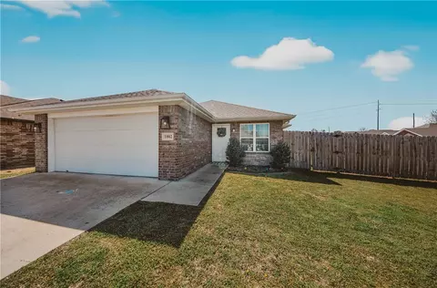 1002 E Olrich St, Rogers, AR 72756