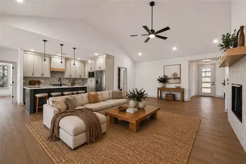 240 Kinross Dr, Bella Vista, AR 72715