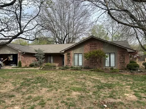 2842 N Stanton Ave, Fayetteville, AR 72703