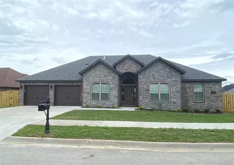 4692 W Triangle St, Fayetteville, AR 72704