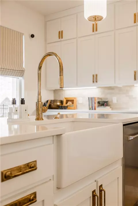 Kitchen - 5412 Hackett St, Springdale, AR 72762 photo 5 of 10
