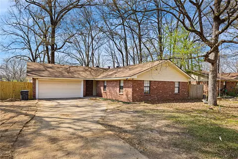 1206 S Utica Ave, Russellville, AR 72802