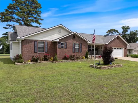 29 Indian Wells Dr, Holiday Island, AR 72631
