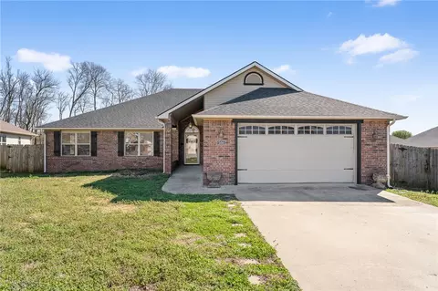 506 Maci Ct, Siloam Springs, AR 72761