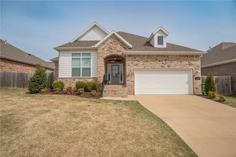 4710 W Canyon Run Dr, Fayetteville, AR 72704