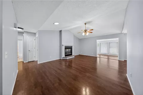 4 Stratton Ln, Bella Vista, AR 72714
