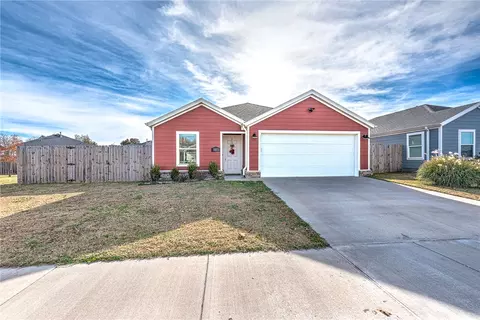 5813 W Greens Chapel Rd, Fayetteville, AR 72704