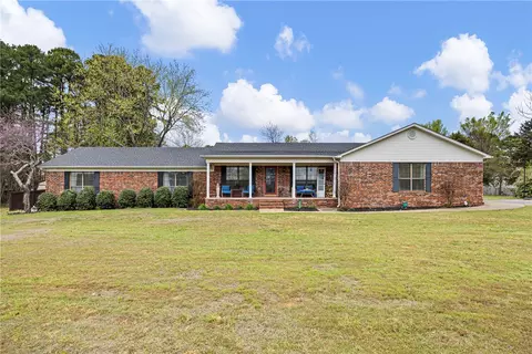 260 Richland Cir, Russellville, AR 72802