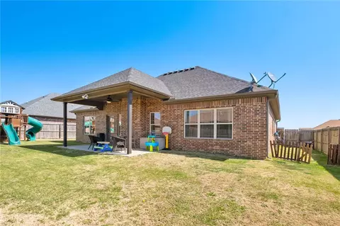 Exterior - 1261 Chattie Dr, Centerton, AR 72719 photo 2 of 3