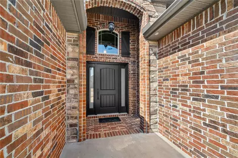 Entry Way - 1261 Chattie Dr, Centerton, AR 72719 photo 1 of 3