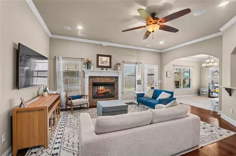 1261 Chattie Dr, Centerton, AR 72719