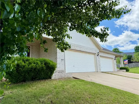 6297 W And 6299 W Milliken Bnd, Fayetteville, AR 72704