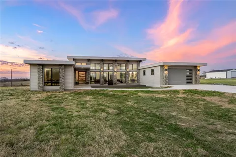 14338 Fruitwood Rd, Gravette, AR 72736