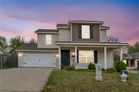 4440 Pecan St, Fayetteville, AR 72704