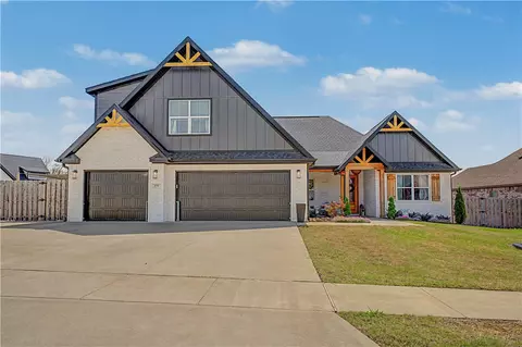 277 Mill Park Ln, Springdale, AR 72762