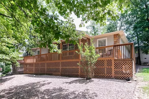 8 Winchester Ln, Bella Vista, AR 72715