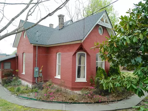 1016 S 4th St, Rogers, AR 72756