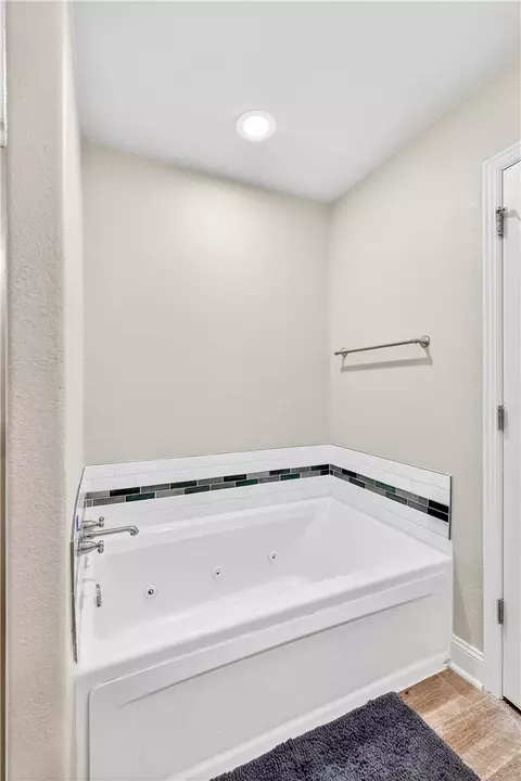 Bath - 2071 Fields Cv, Pea Ridge, AR 72751 photo 4 of 6
