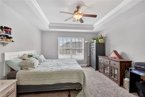 Bedroom - 2071 Fields Cv, Pea Ridge, AR 72751 photo 2 of 10