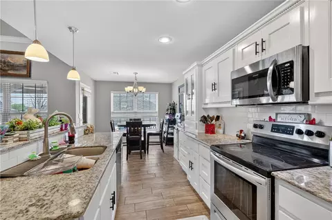 Kitchen - 2071 Fields Cv, Pea Ridge, AR 72751 photo 1 of 3