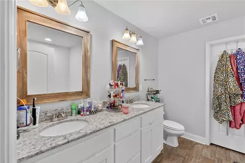Bath - 2071 Fields Cv, Pea Ridge, AR 72751 photo 1 of 6