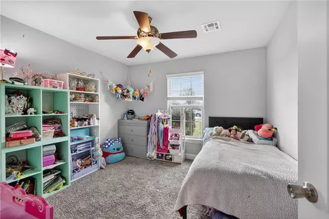 Bedroom - 2071 Fields Cv, Pea Ridge, AR 72751 photo 4 of 10